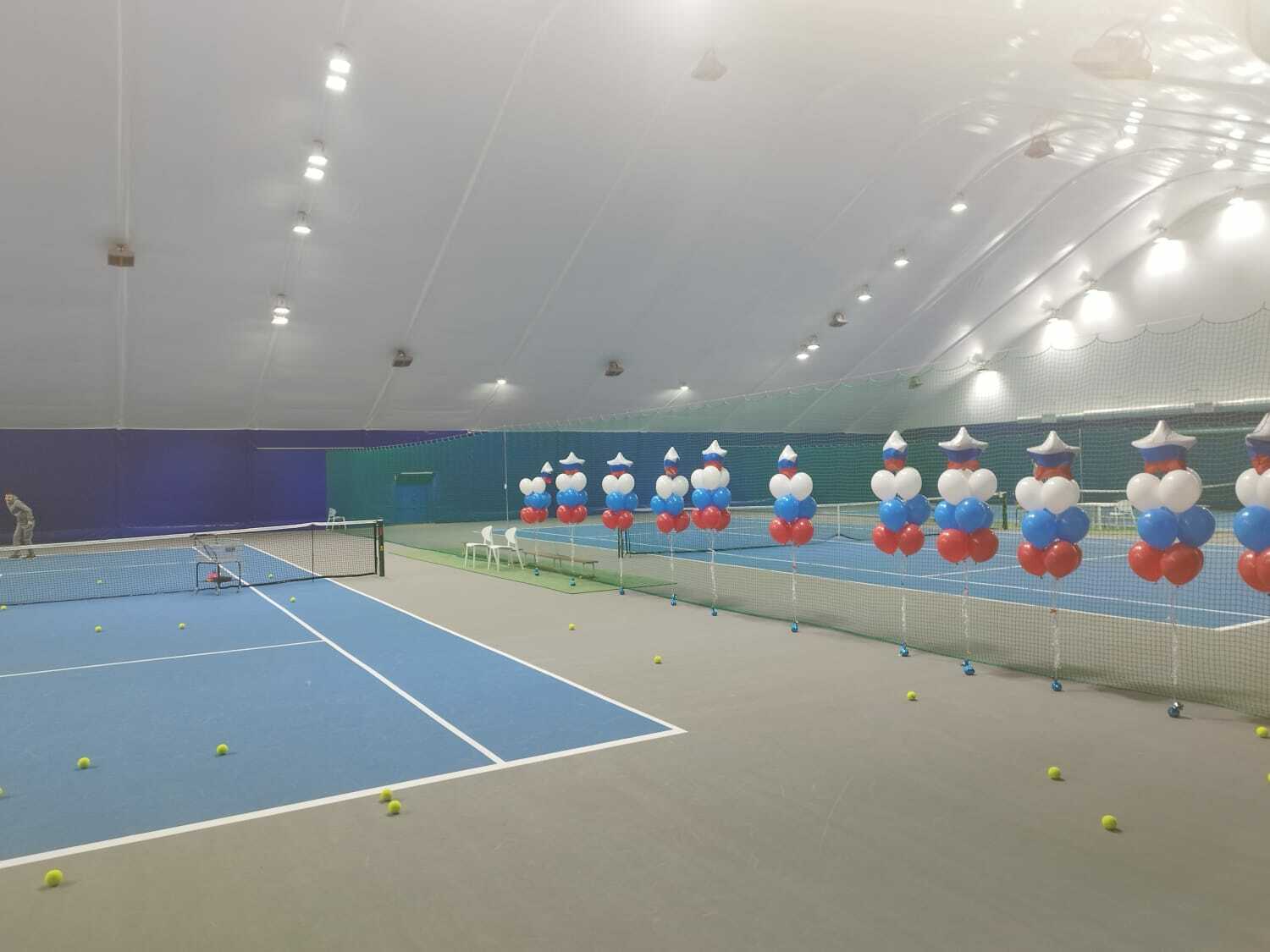 крытый теннисный корт